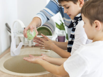 Händewaschen gegen Erkältungen: So schützen Eltern ihre Kinder vor Husten und Schnupfen